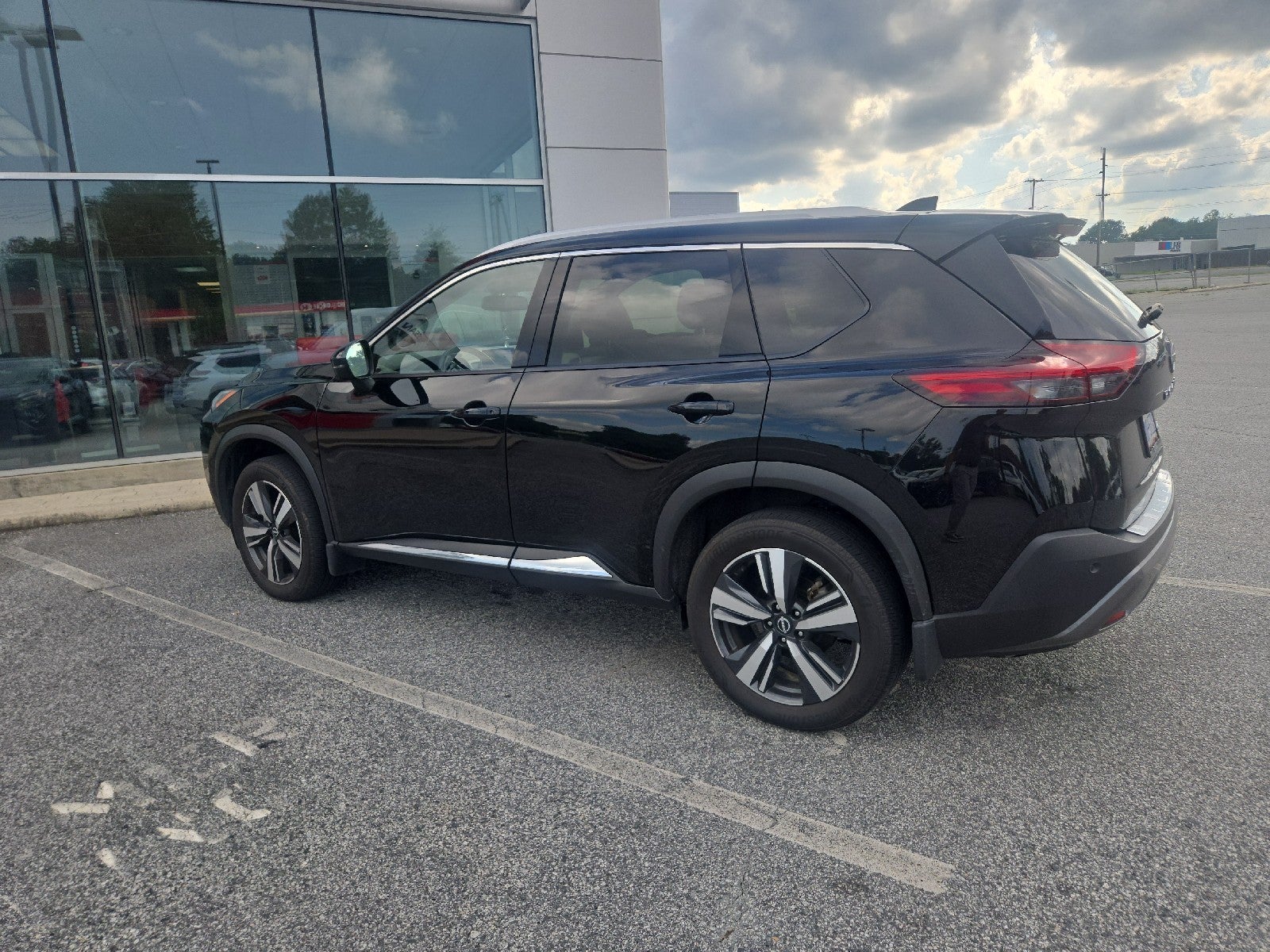 2023 Nissan Rogue SL